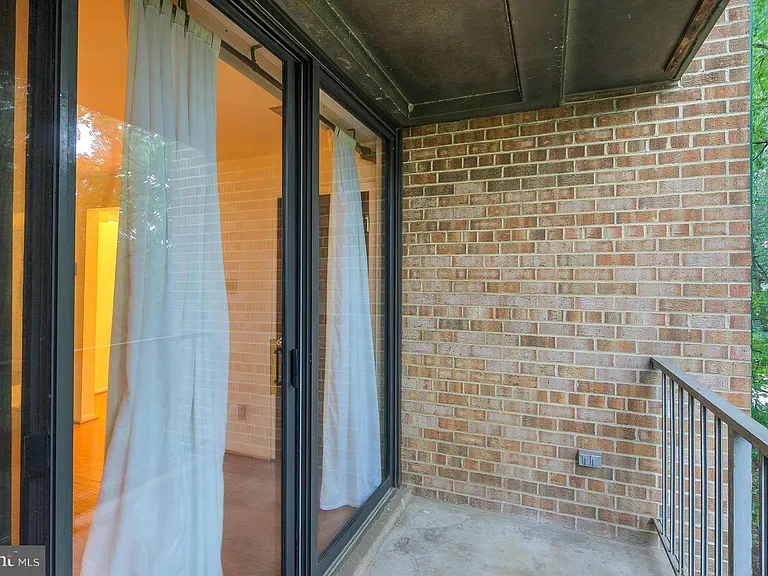 493 N Armistead St #203 — Photo 19