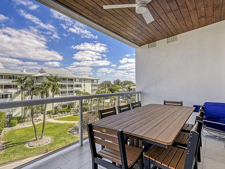 1035 Seaside Dr #406 — Photo 16