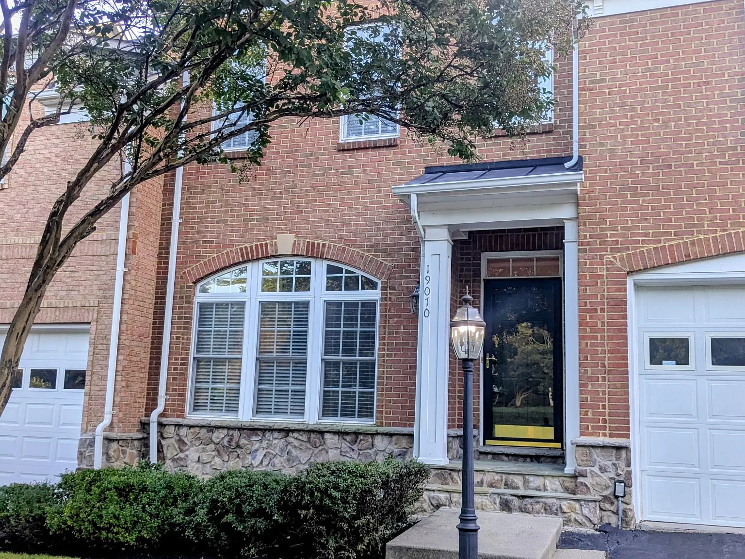 4 bed, 3296 sqft, $3,700 — Photo 2