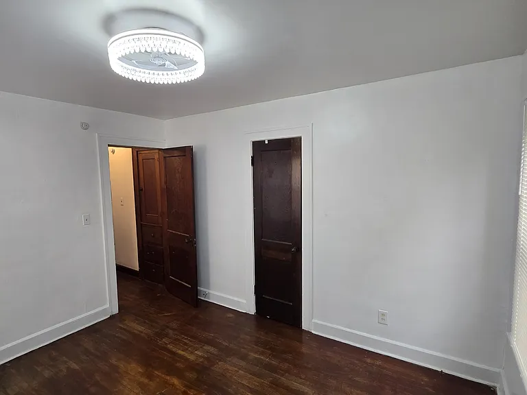 4525 E 143rd St #1 — Photo 8