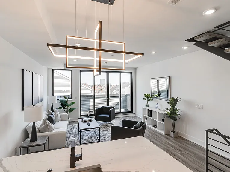 Brand New Luxury Townhouses — Photo 1