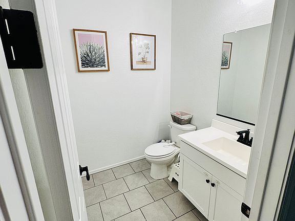 5th image of 39999 W Hensley Way #1