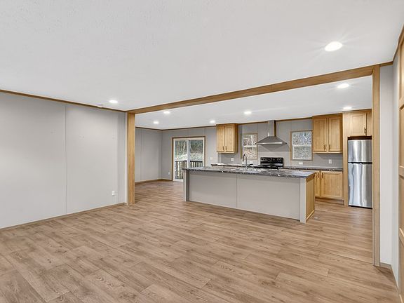 2nd image of 2176 Fairfield Rd