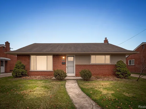 6604 Sunset St, Garden City, MI 48135