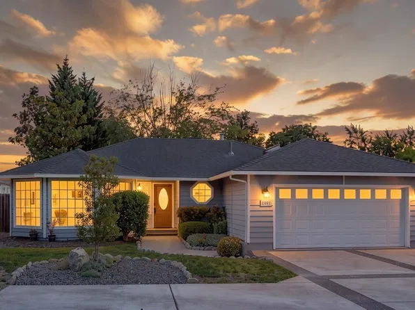 1057 Brookdale Ave, Medford, OR 97504