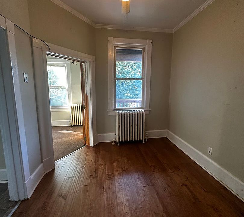 1st image of 135 Broadway #14