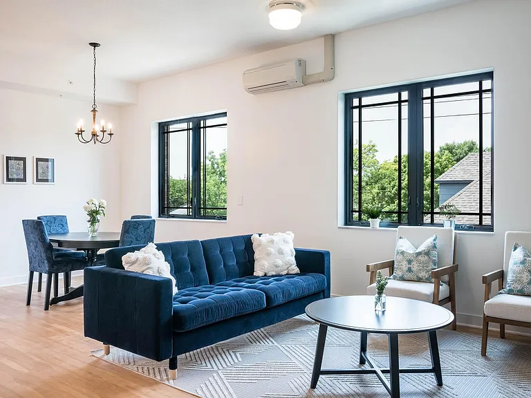 15 W 37th St #203 — Photo 3