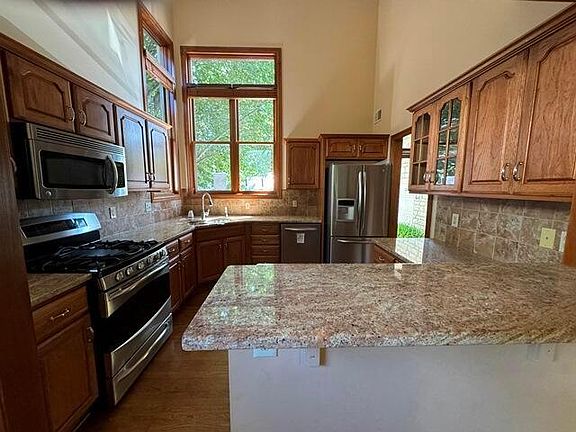 3rd image of 586 Westbury Woods Ct