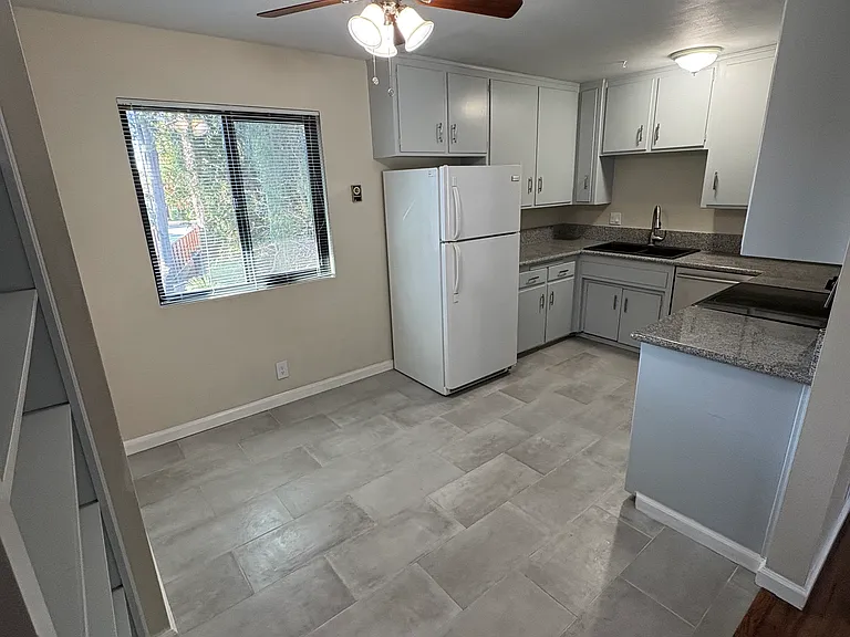 1170 Leff St — Photo 1