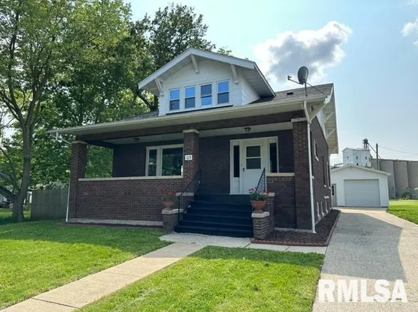 105 S Church St, Owaneco, IL 62555