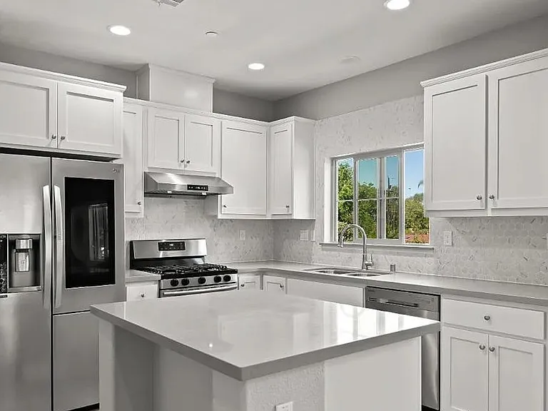 1256 Detroit Ave #5 — Photo 8