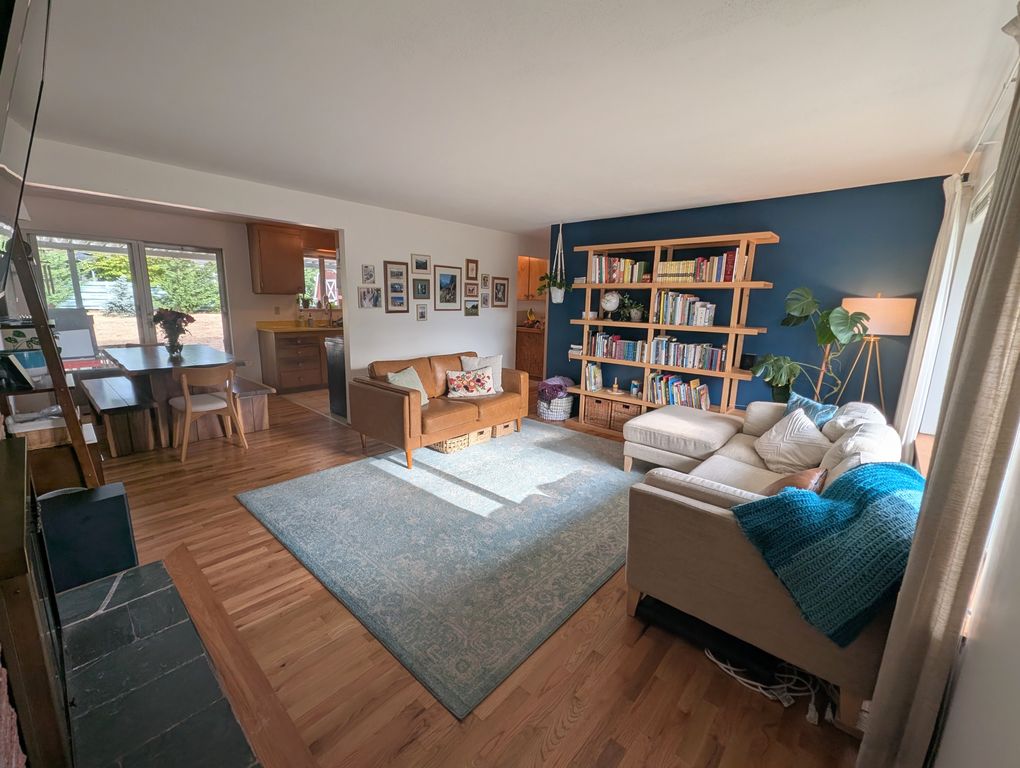 650 Jefferson Ave NE - Property Image