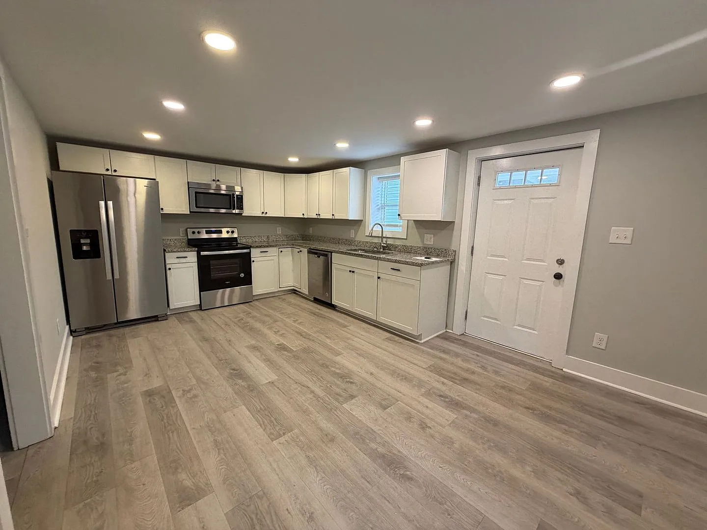 Pre-Leasing For August 9th 2027! — Photo 2