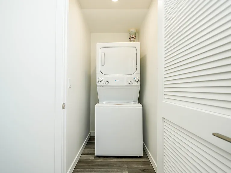 2701 James M Wood Blvd #308 — Photo 9