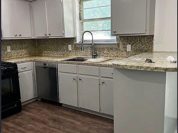 2nd image of 108 W Waco Pl