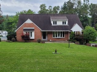 22 The Hills Dr, Utica, NY 13501