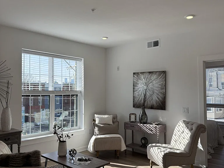 Front Street Lofts — Photo 8