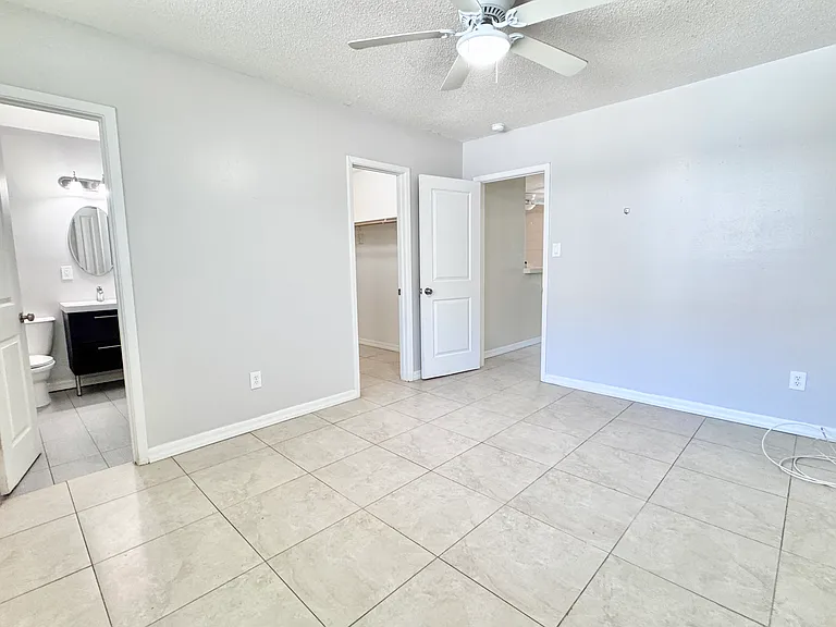 6947 E 6th St #7 — Photo 23