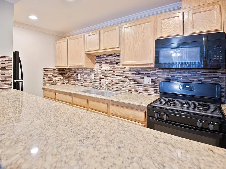Sunset Ridge at La Crescenta — Photo 34