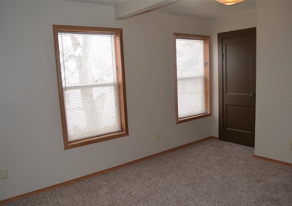 2nd image of 723 Allen St