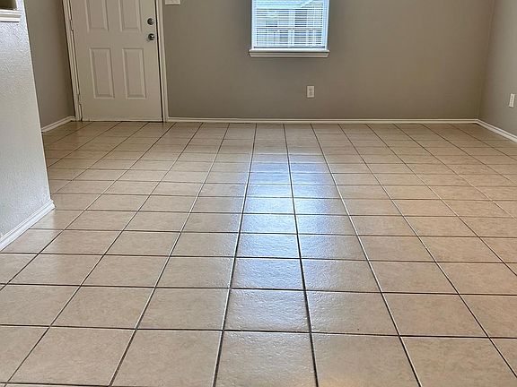 3rd image of 2308 W Elisa Ln #5