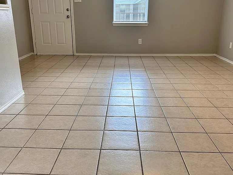 2308 W Elisa Ln #5 — Photo 3