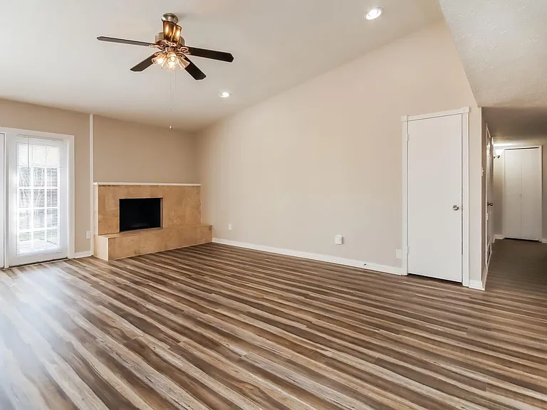16835 Grampin Dr — Photo 2