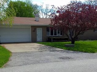1843 Englewood Dr, Bay City, MI