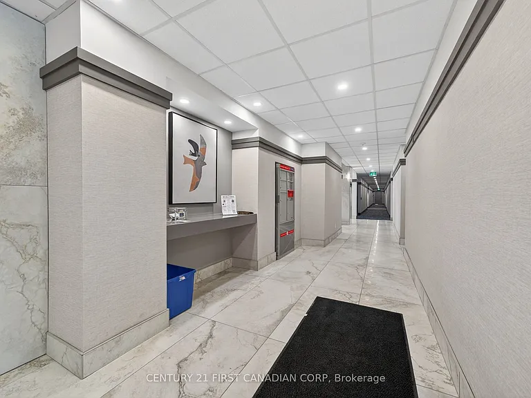 600 Talbot St #412 — Photo 8