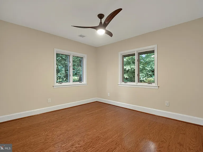 8023 Washington Ave — Photo 39