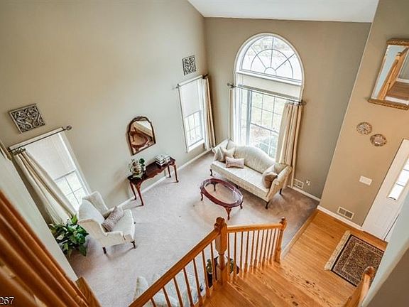 3rd image of 43 Kyle Dr