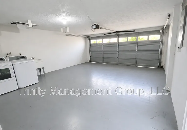 5808 Consuello Dr — Photo 17