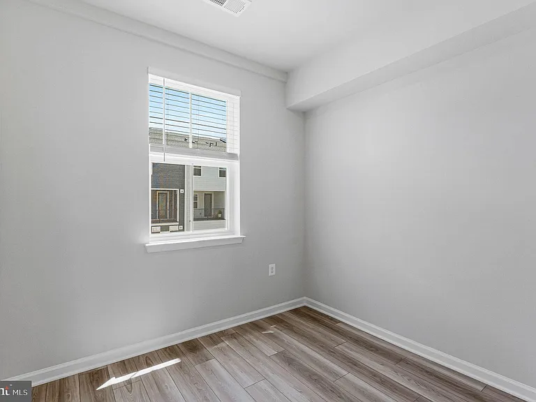 9670 Swallowtail Ln — Photo 30