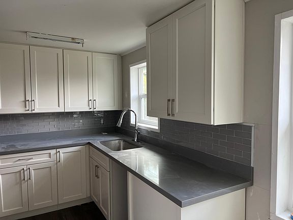 3rd image of 5608 240th St SW