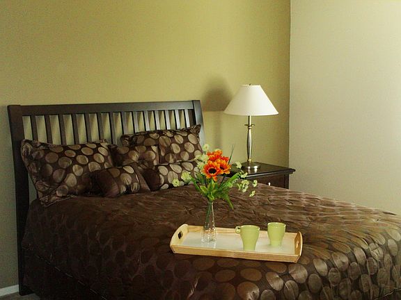 3rd image of 7341 Crystal Lake Dr APT 8