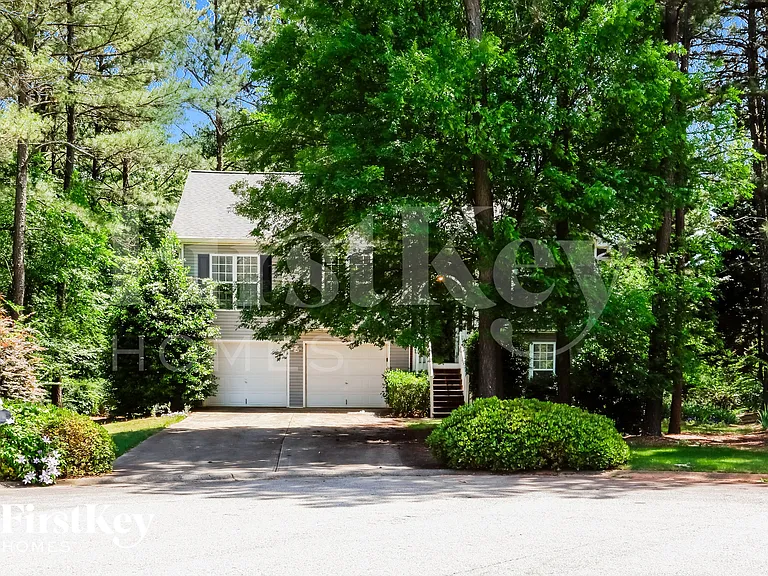 1046 Preserve Ln — Photo 1