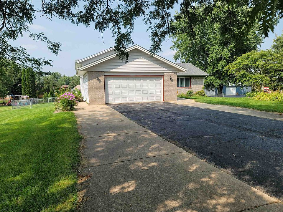 6984 Squaw Prairie Rd, Belvidere, IL 61008 Zillow