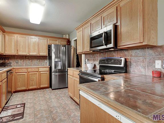 4th image of 23783 Rosemont Dr