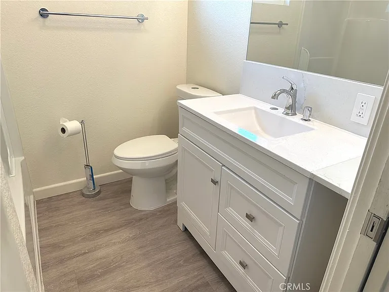 24450 University Ave — Photo 20
