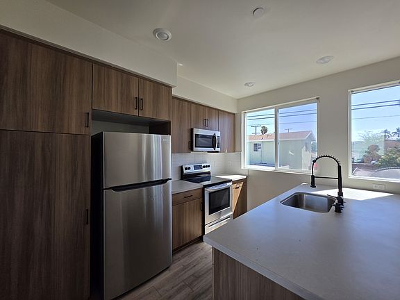 3rd image of 615 Highland Ave #201