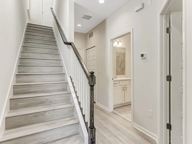 424 S 8th St — Photo 21