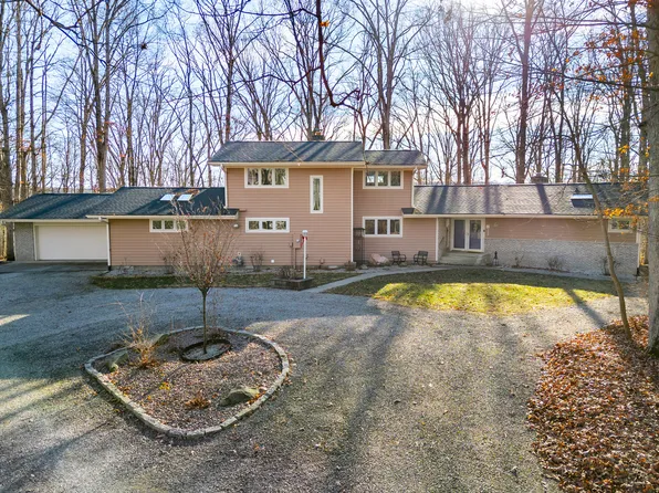 2119 Fair Oaks Trl, Nashville, IN 47448