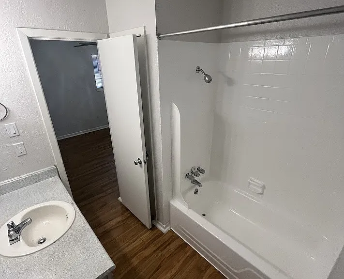 Le Montreaux Apartments — Photo 98