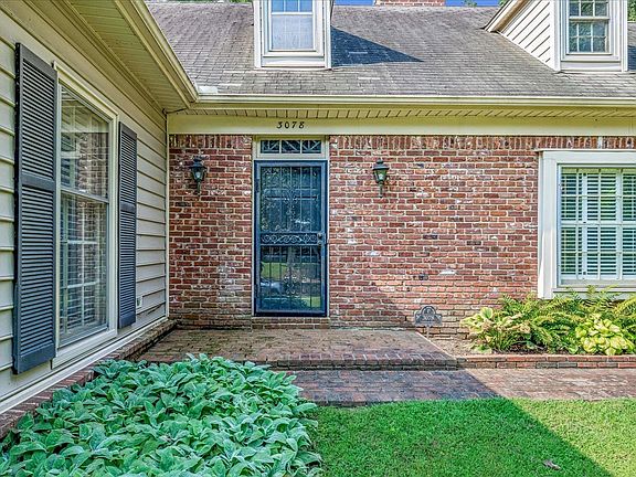 3rd image of 3078 Circle Gate Dr