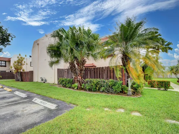 6351 Seven Springs Boulevard #B, Greenacres, FL 33463