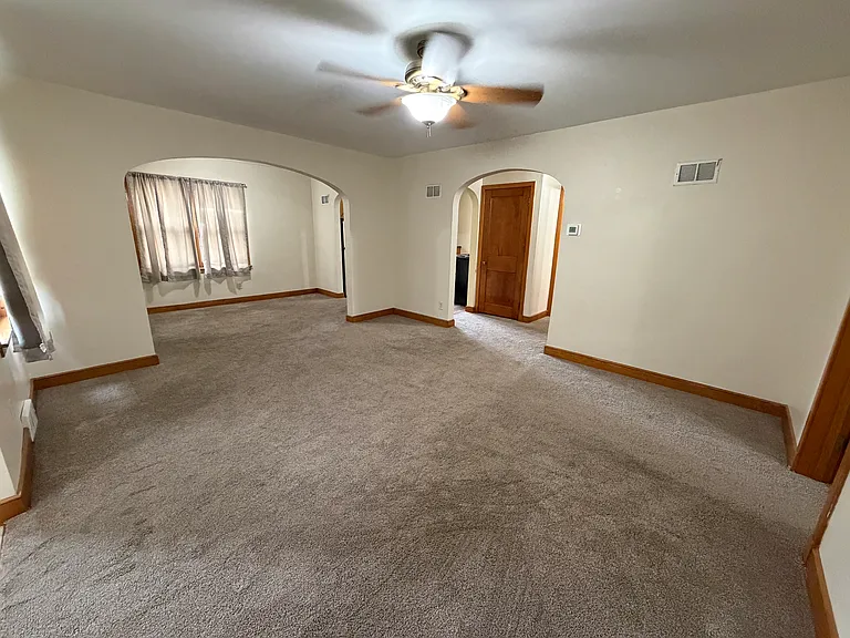 1623 Kilbourn Ave #1 — Photo 2