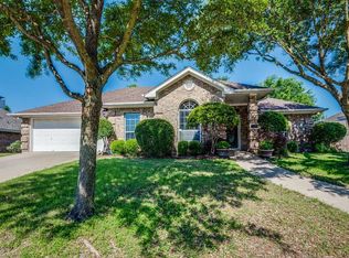 523 Gingerbread Ln, Waxahachie, TX