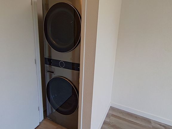 4th image of 4539 36th St APT 6