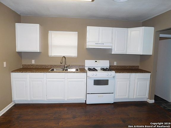 4th image of 214 Shelburn Dr