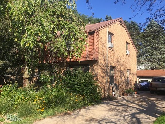 3rd image of 915 N Chicago Ave